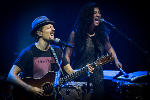 Jason Mraz performs an acoustic evening with Raining Jane in Austin