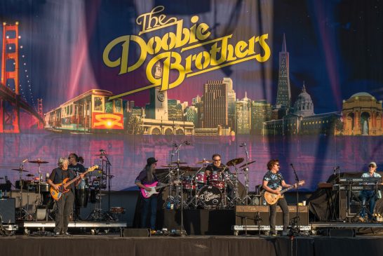 Doobie Brothers/Steely Dan Concert, Photo by Gino Barasa