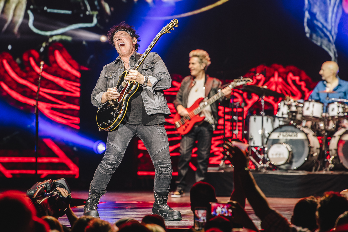 PHOTOS: Journey and Def Leppard Co-Headline at AT&T Center San Antonio ...