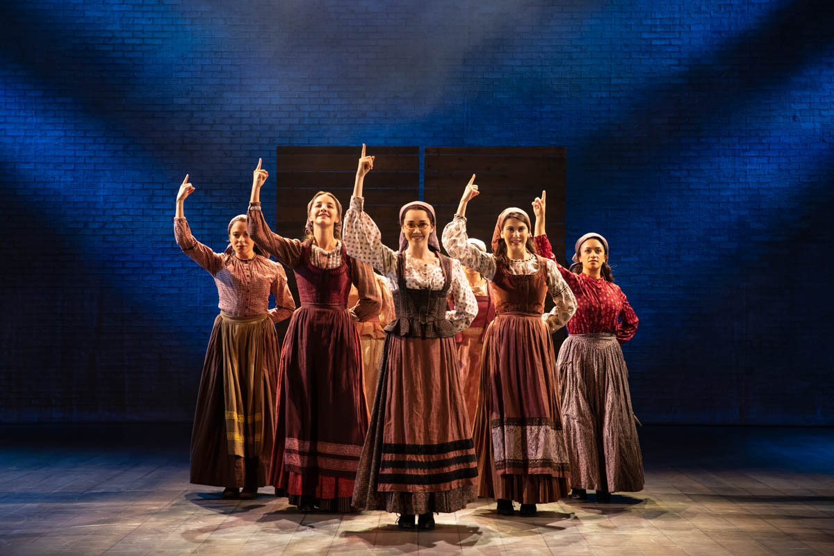 Broadway S Favorite Musical Fiddler On The Roof Comes To Austin Front Row Center
